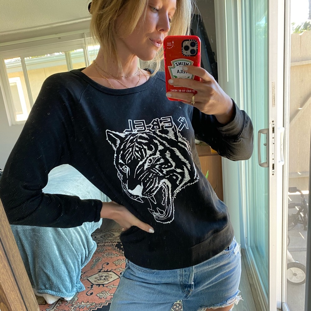 CUTE SWEATER